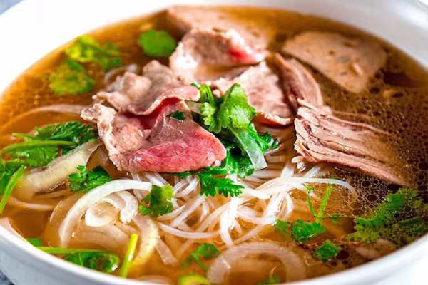 Pho: Hidangan Ikonik Vietnam yang Mendunia