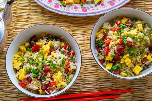 Bai Cha: Nasi Goreng Khas Kamboja yang Lezat dan Menyegarkan