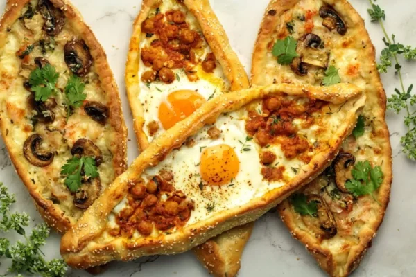 “Makanan Turki yang Lezat: Pide”