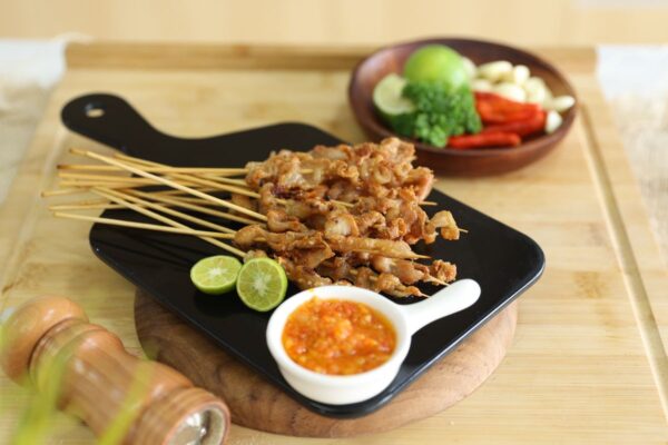 Mengenal Lezatnya Sate Kulit Goreng, Camilan Gurih dan Renyah