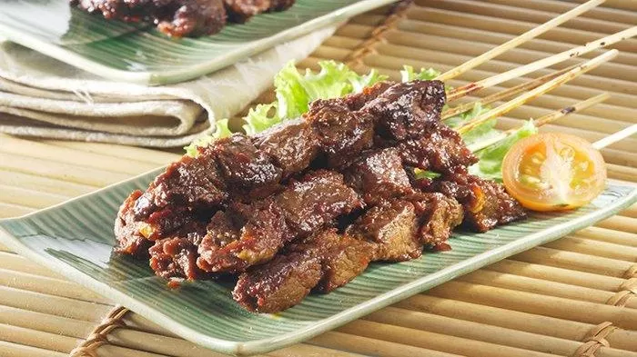 Mengenal Lezatnya Makanan Sate Sapi Campur yang Menggoda Selera