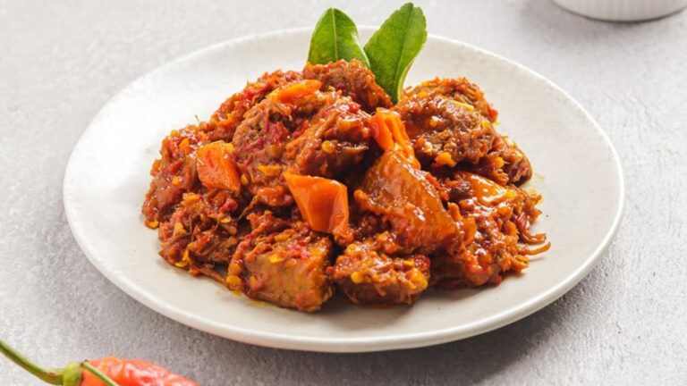 Mengenal Oseng Daging Mercon: Resep dan Cita Rasa Pedas Menggoda