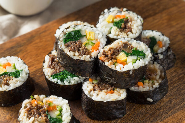 Kimbap: Makanan Tradisional Korea yang Lezat dan Mudah Dibuat