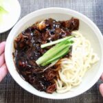 Mengenal Jajangmyeon: Makanan Korea yang Lezat dan Menggoda