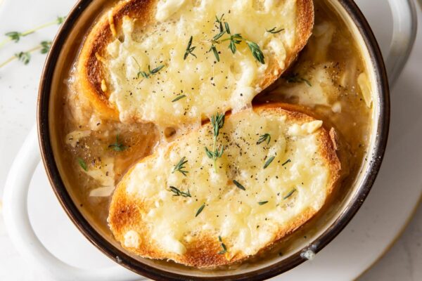 Mengenal Lezatnya Makanan French Onion Soup Asli Prancis