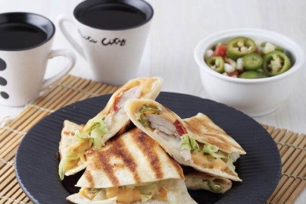 Mengenal Lezatnya Quesadilla Bakar: Camilan Nikmat dan Mudah Dibuat